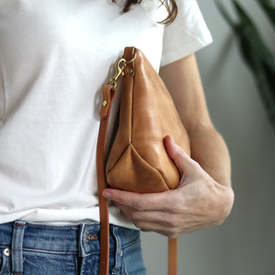 Small Leather Convertible Crossbody Clutch Bag - Distressed Brown