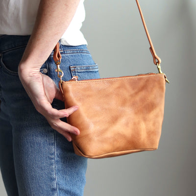 Small Leather Convertible Crossbody Clutch Bag - Distressed Brown