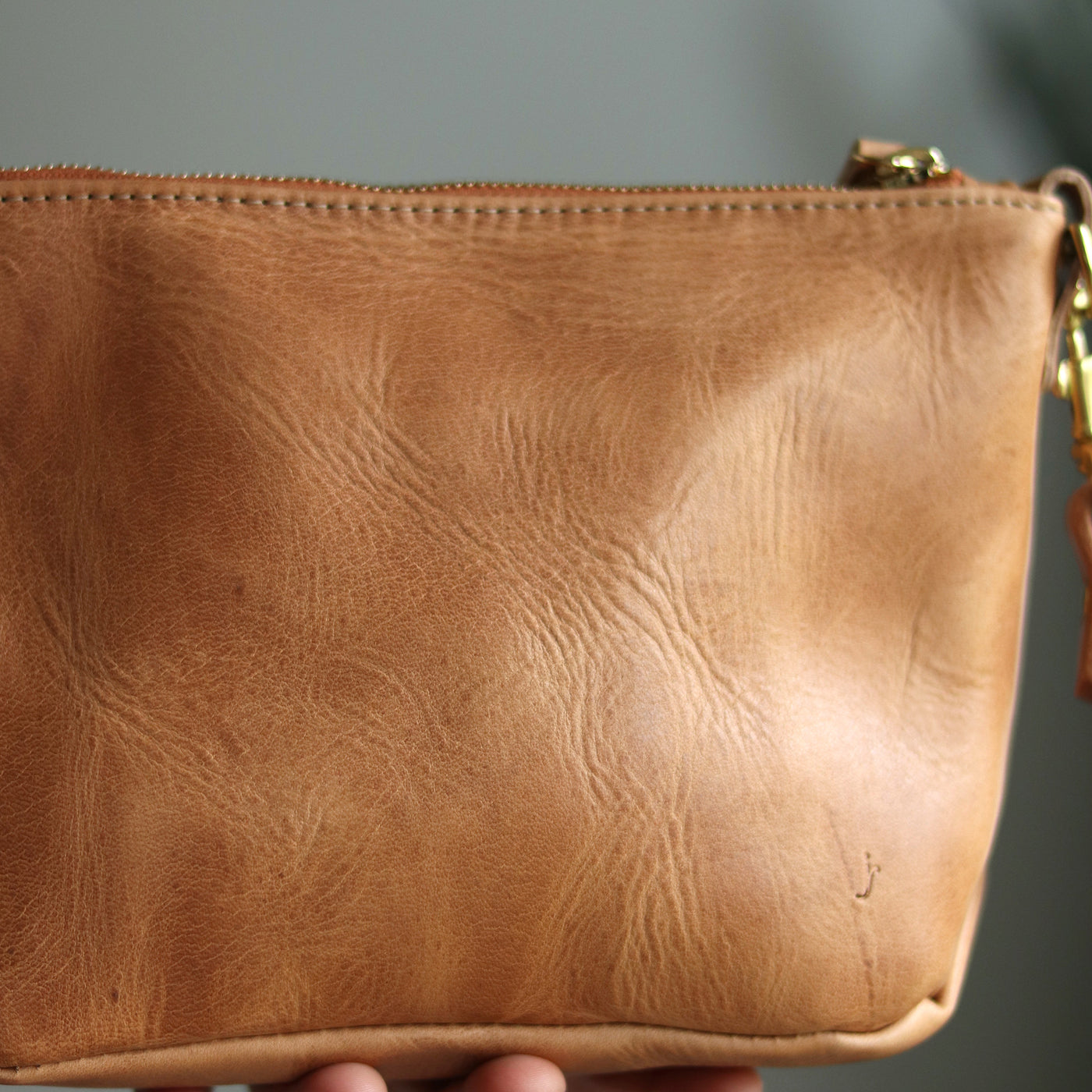 Small Leather Convertible Crossbody Clutch Bag - Distressed Brown