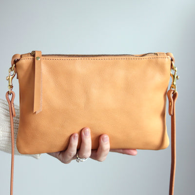 Small Leather Crossbody Clutch Bag - Beige Pebble