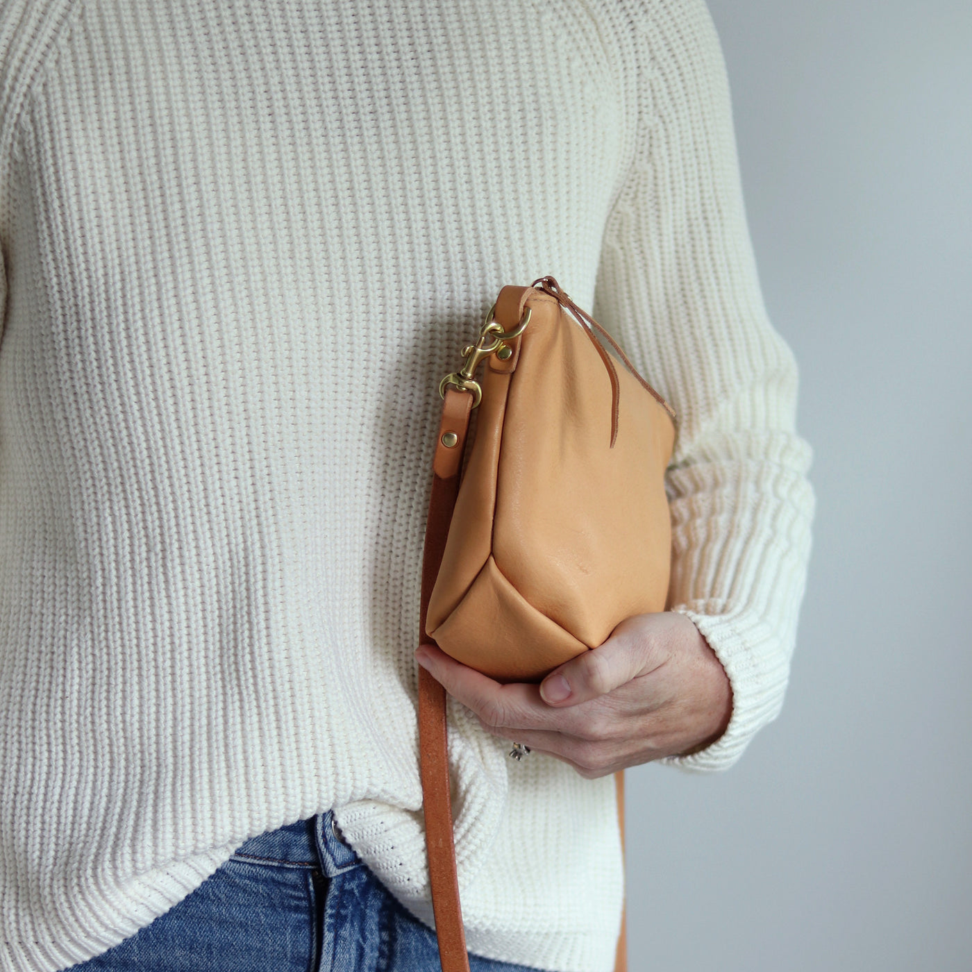 Small Leather Convertible Crossbody Clutch Bag - Beige Pebble