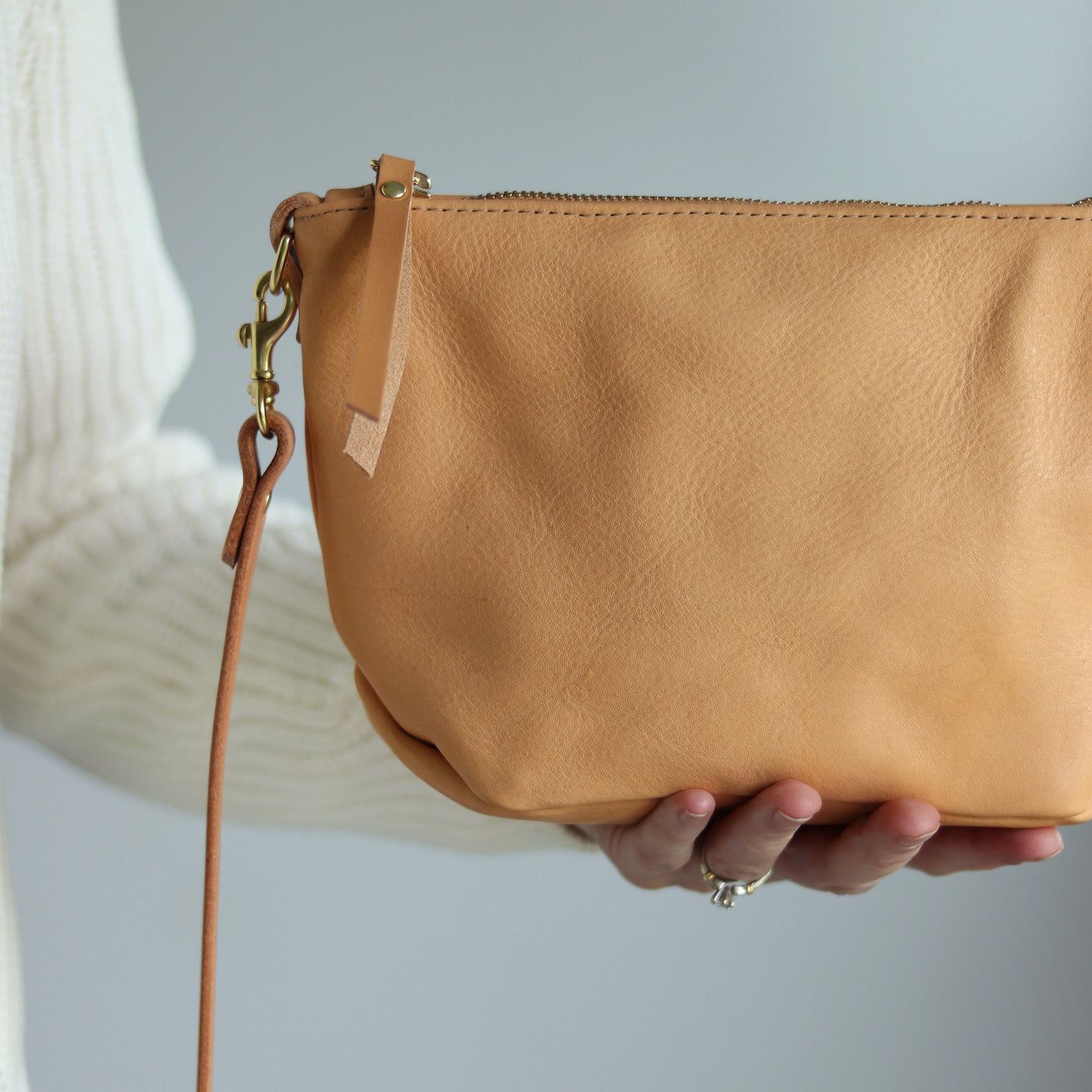 Small Leather Convertible Crossbody Clutch Bag - Beige Pebble