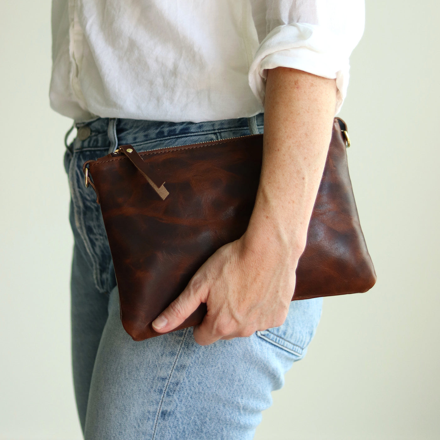 Small Leather Crossbody Clutch Bag - Dark Brown Pull-Up