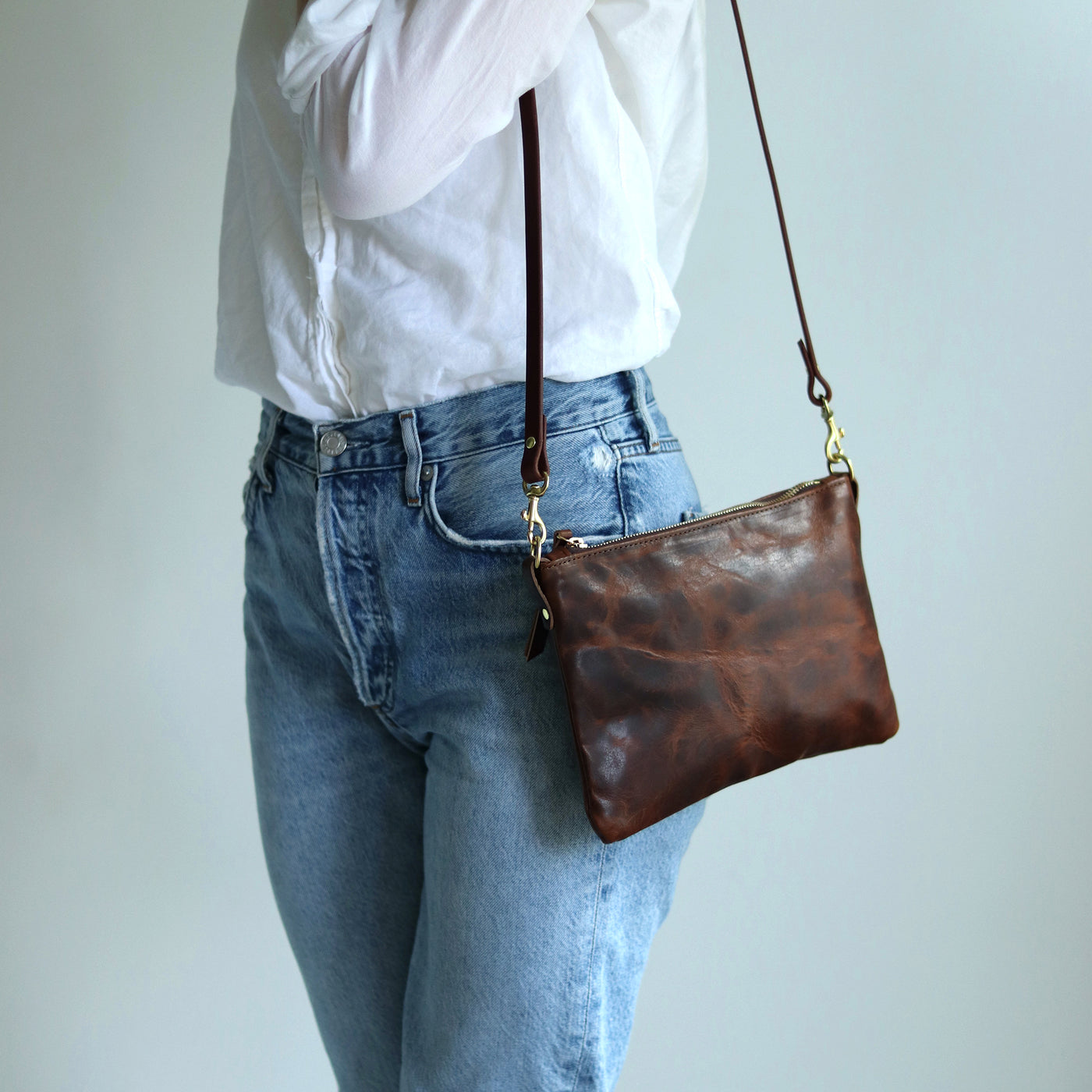 Small Leather Crossbody Clutch Bag - Dark Brown Pull-Up