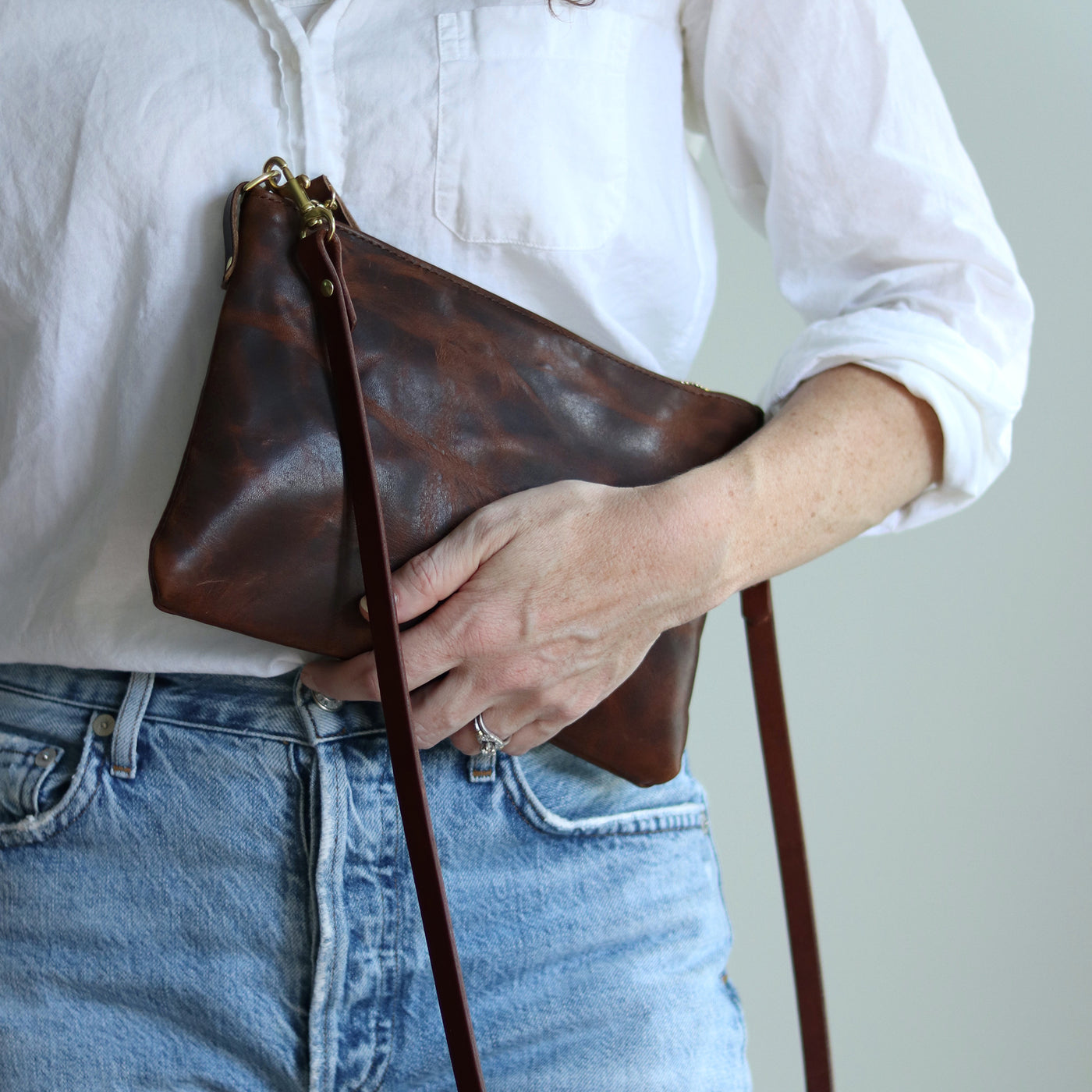 Small Leather Crossbody Clutch Bag - Dark Brown Pull-Up