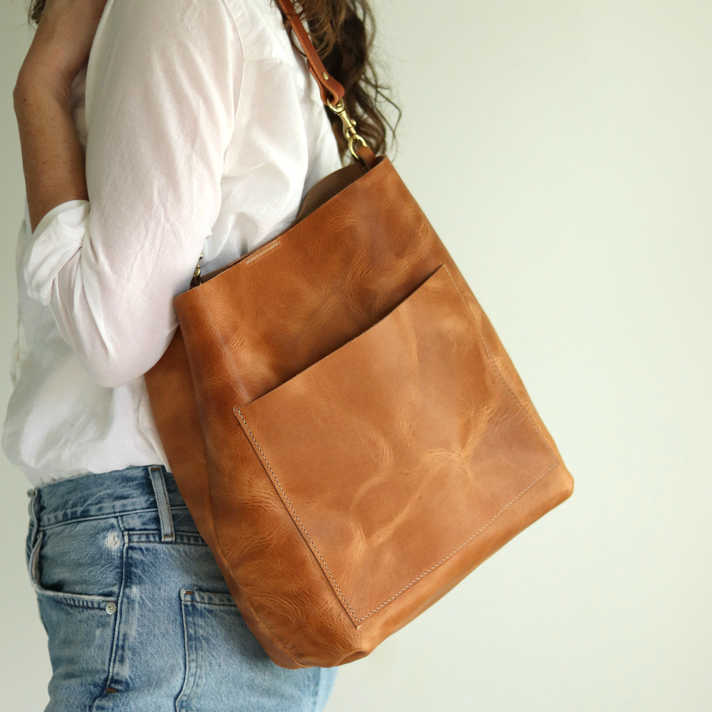 Summer SecondS Sale - Leather Day Bag - Honey Brown Pull Up