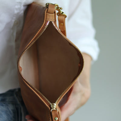 Small Leather Crossbody Clutch Bag - Honey Brown Pull-Up