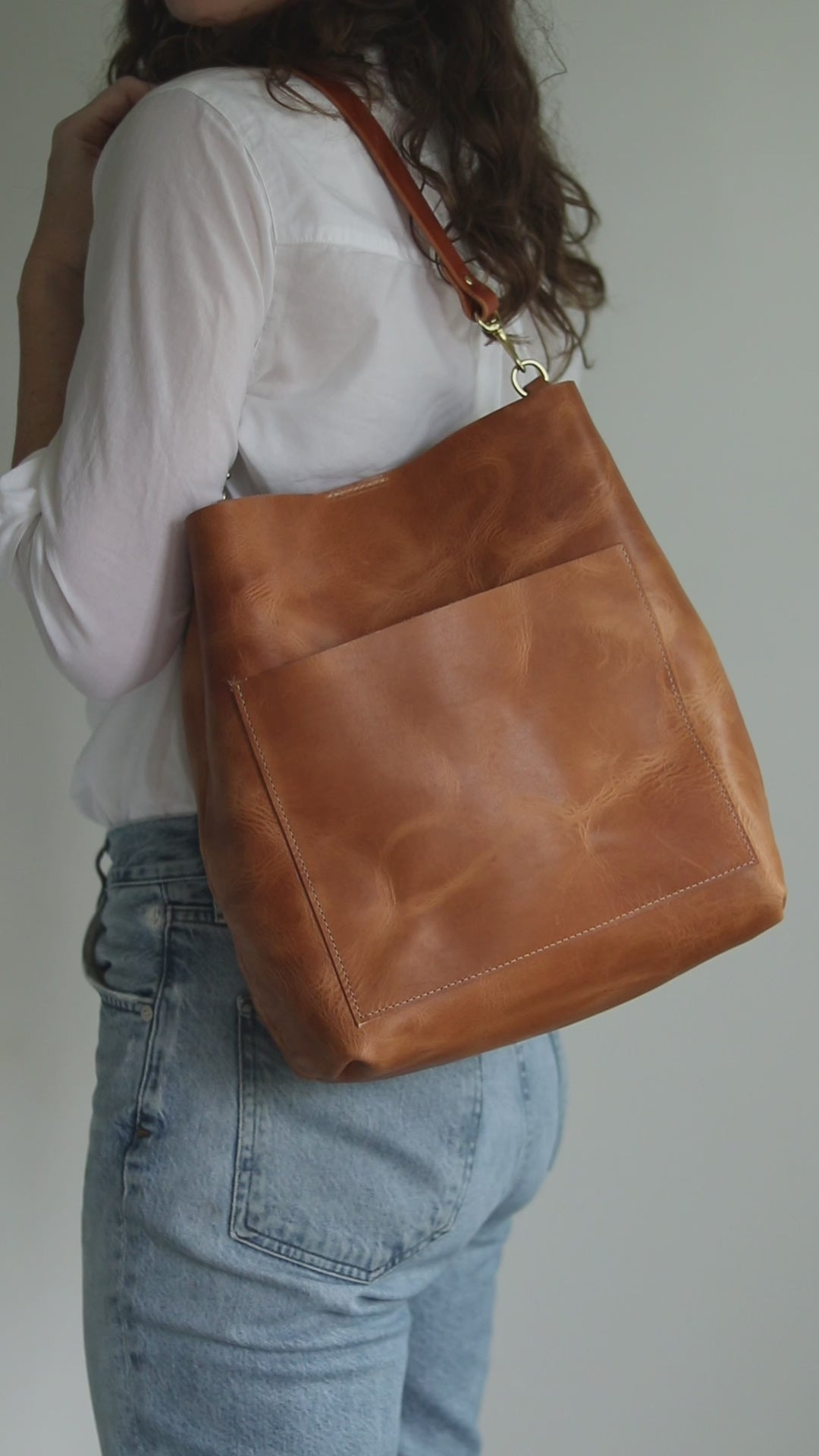 Summer SecondS Sale - Leather Day Bag - Honey Brown Pull Up