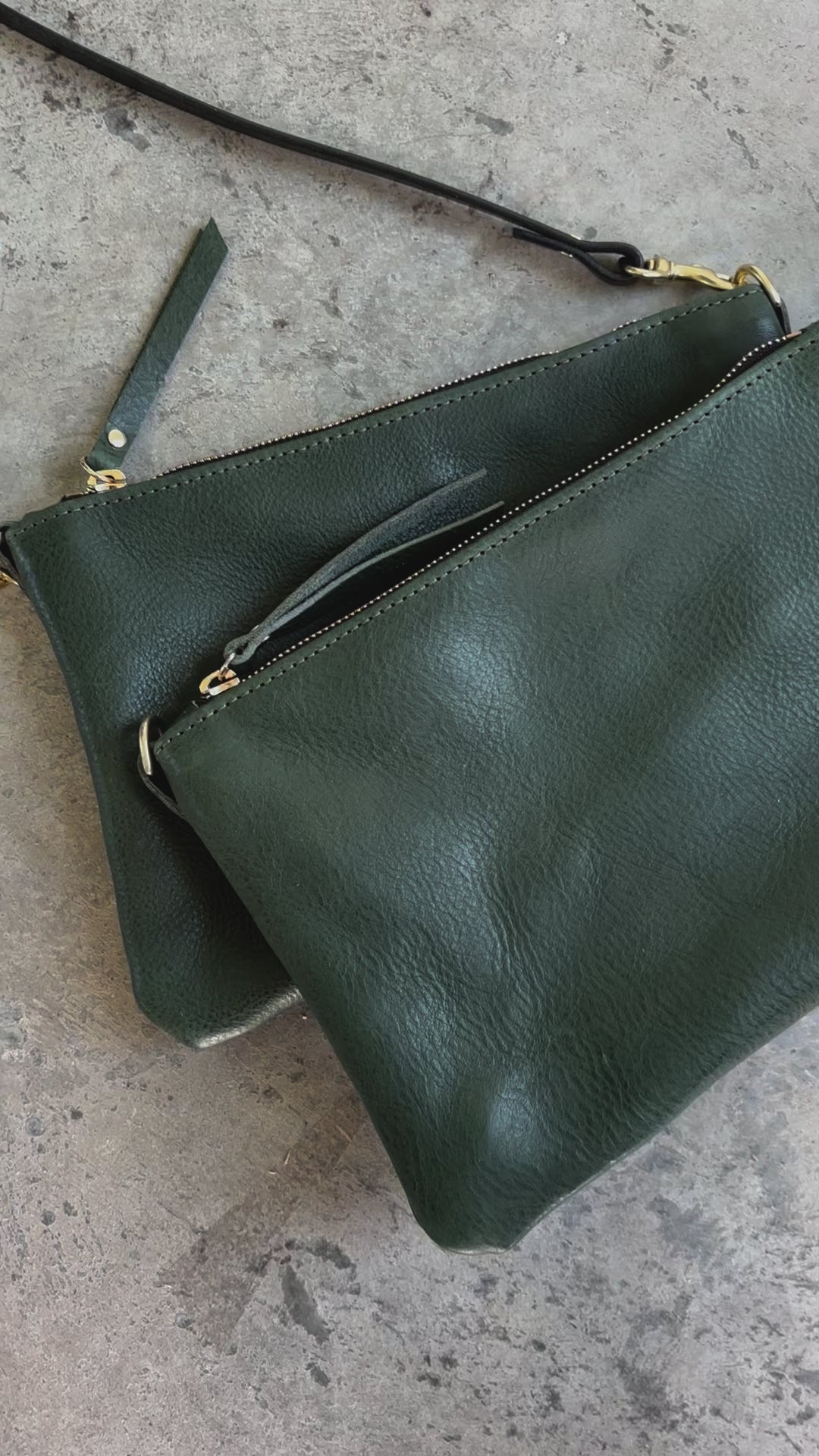 Small Leather Crossbody Clutch Bag - Green Pebble