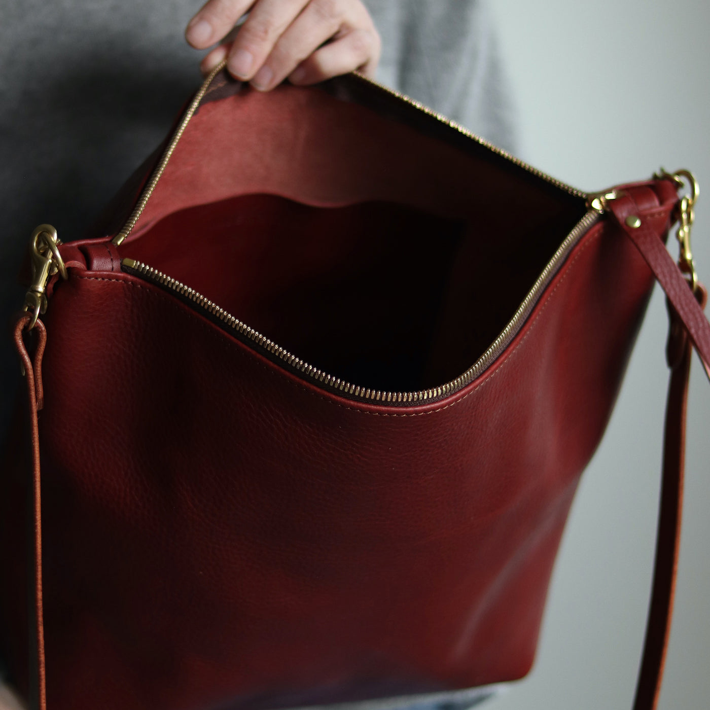 Large Slouchy Hobo Crossbody - Red Pebble