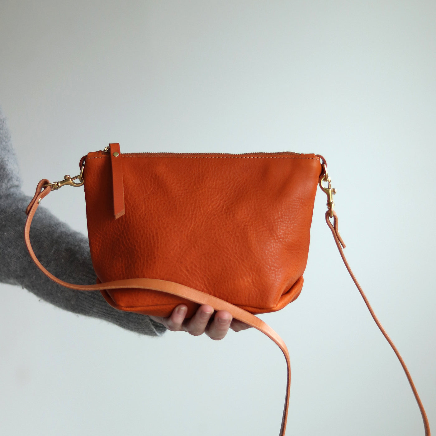 Small Leather Convertible Crossbody Clutch Bag - Tan Pebble