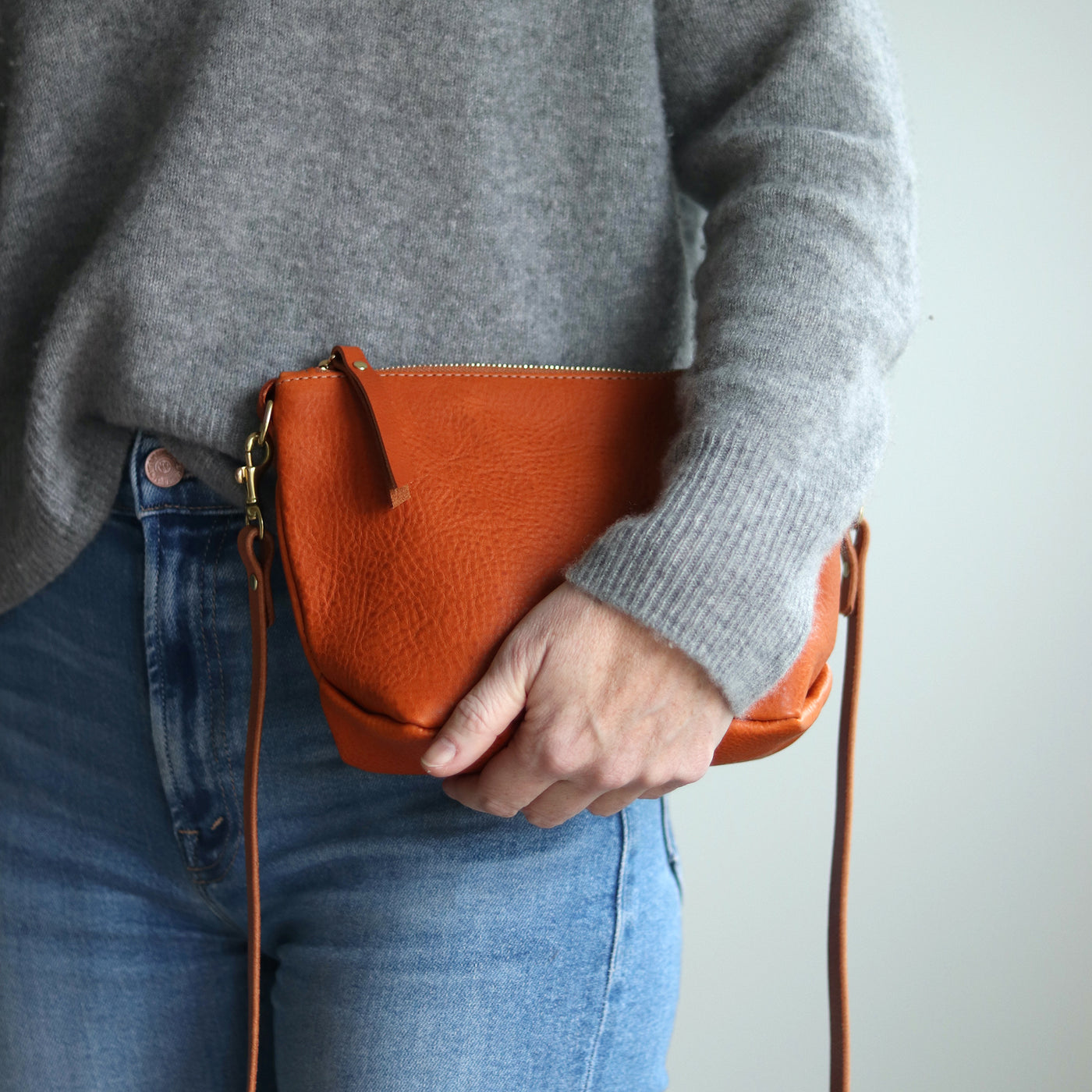 Small Leather Convertible Crossbody Clutch Bag - Tan Pebble