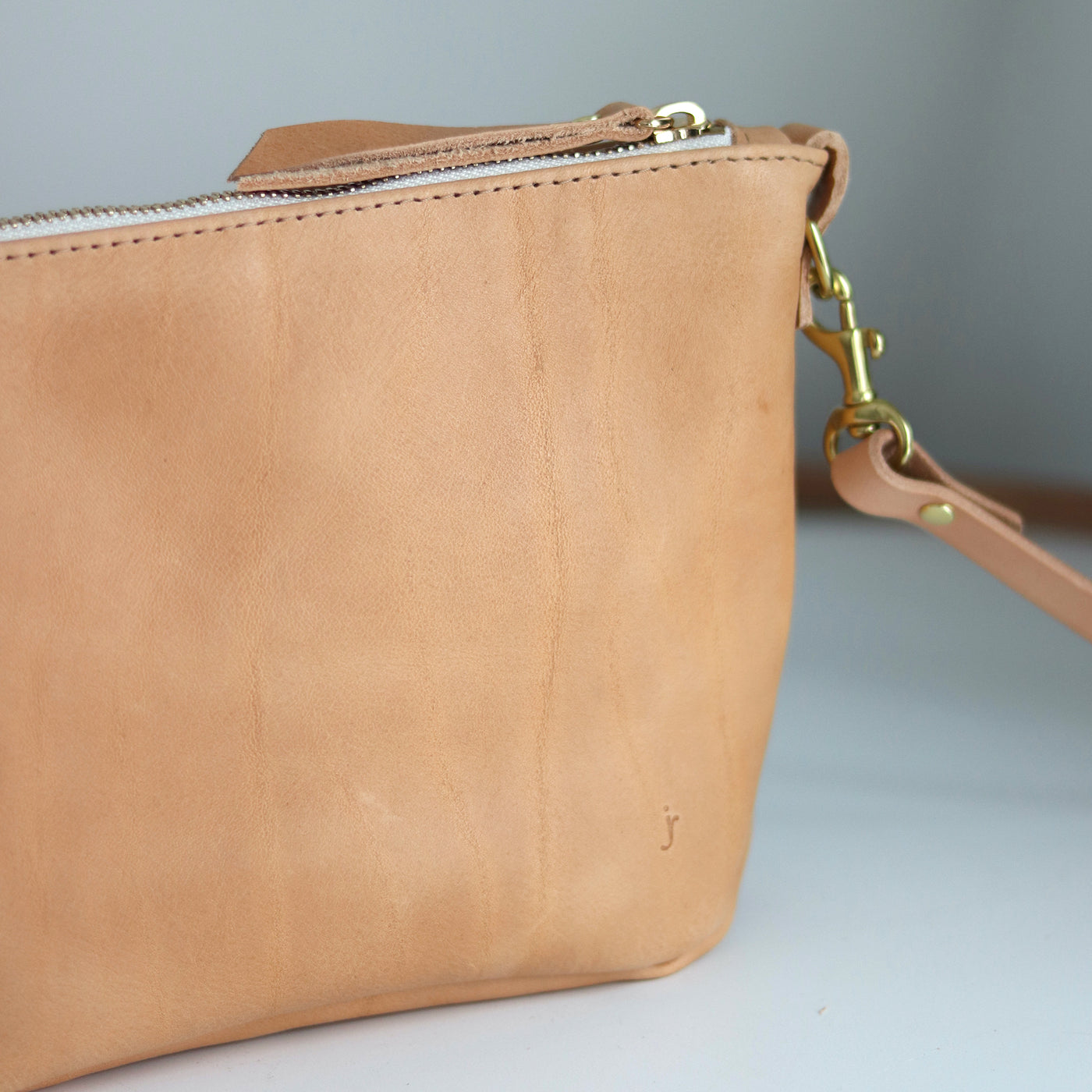 Seconds Sale - Small Leather Convertible Crossbody Clutch Bag - Beige Pebble