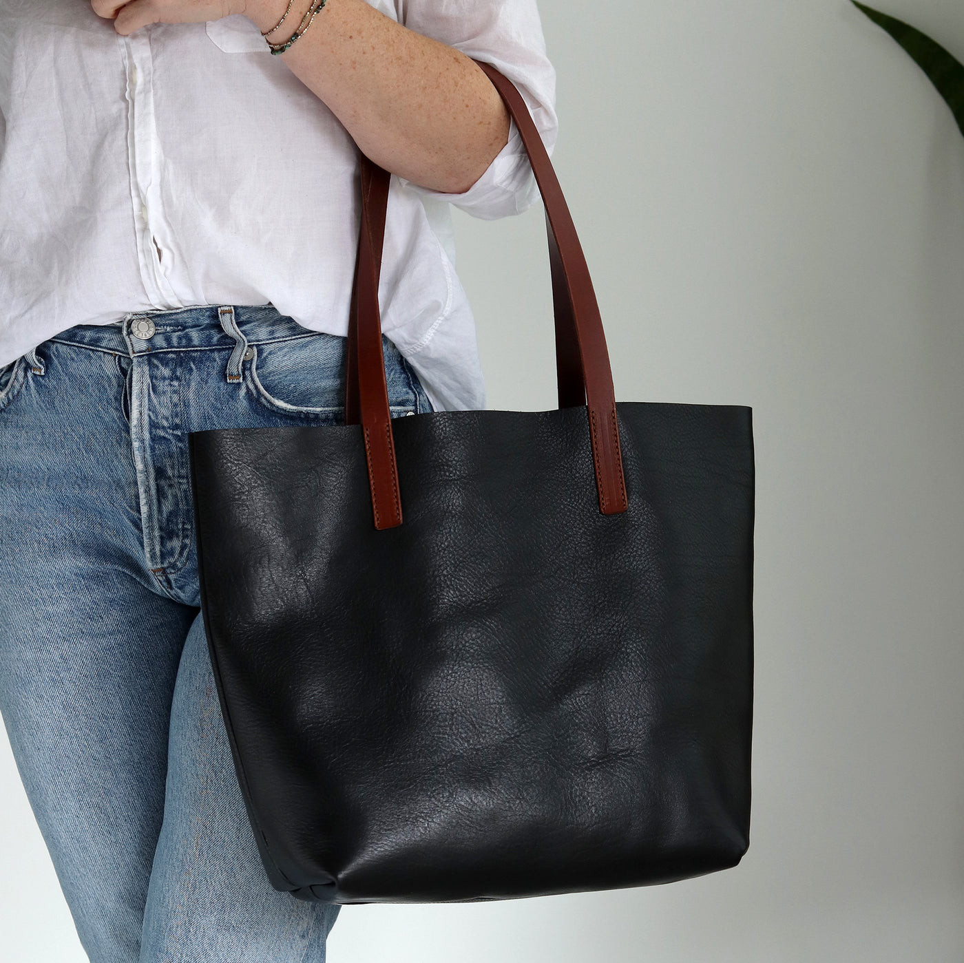 Minimalist Tote - Black Pebble with Brown Straps