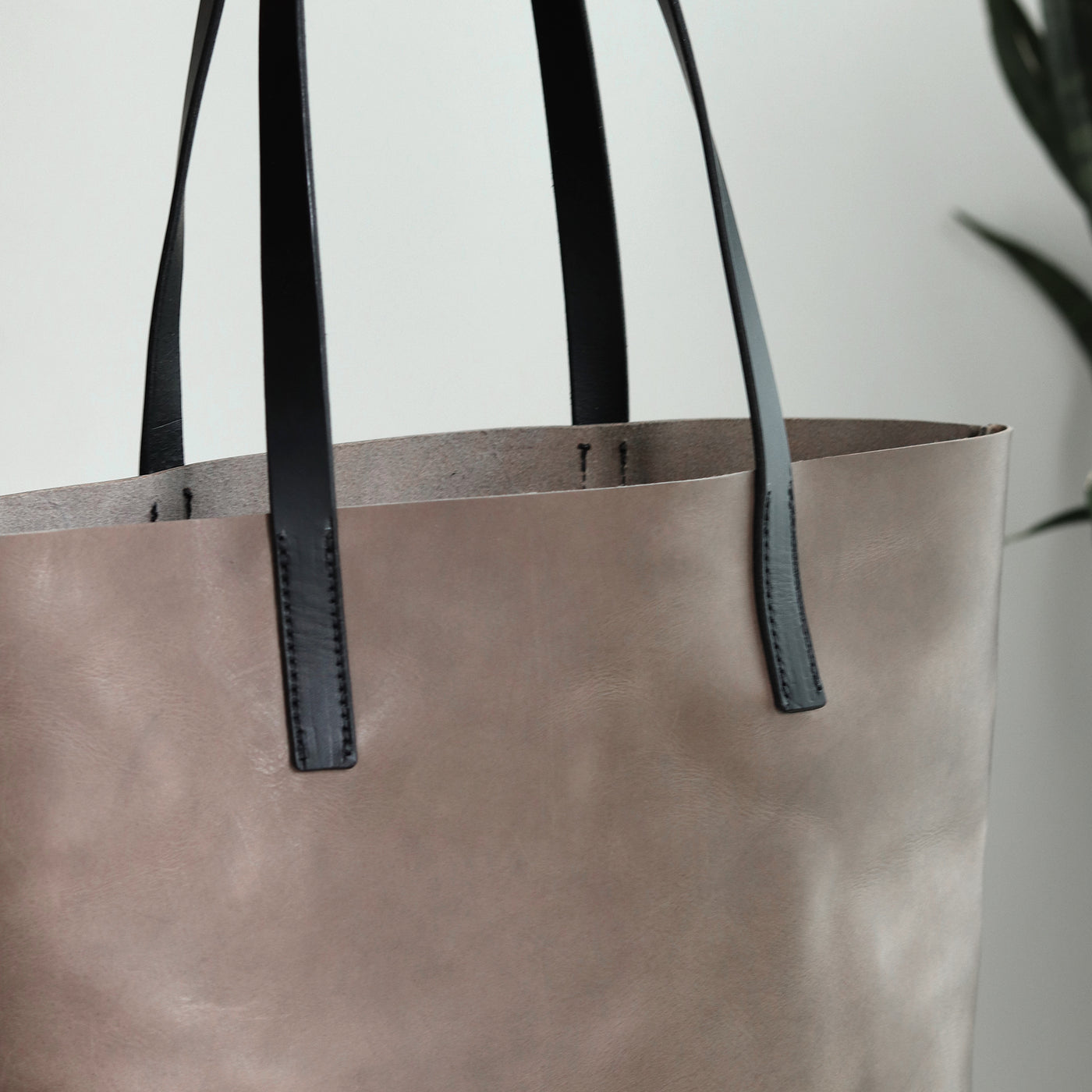 Minimalist Leather Tote - Gray with Black Straps