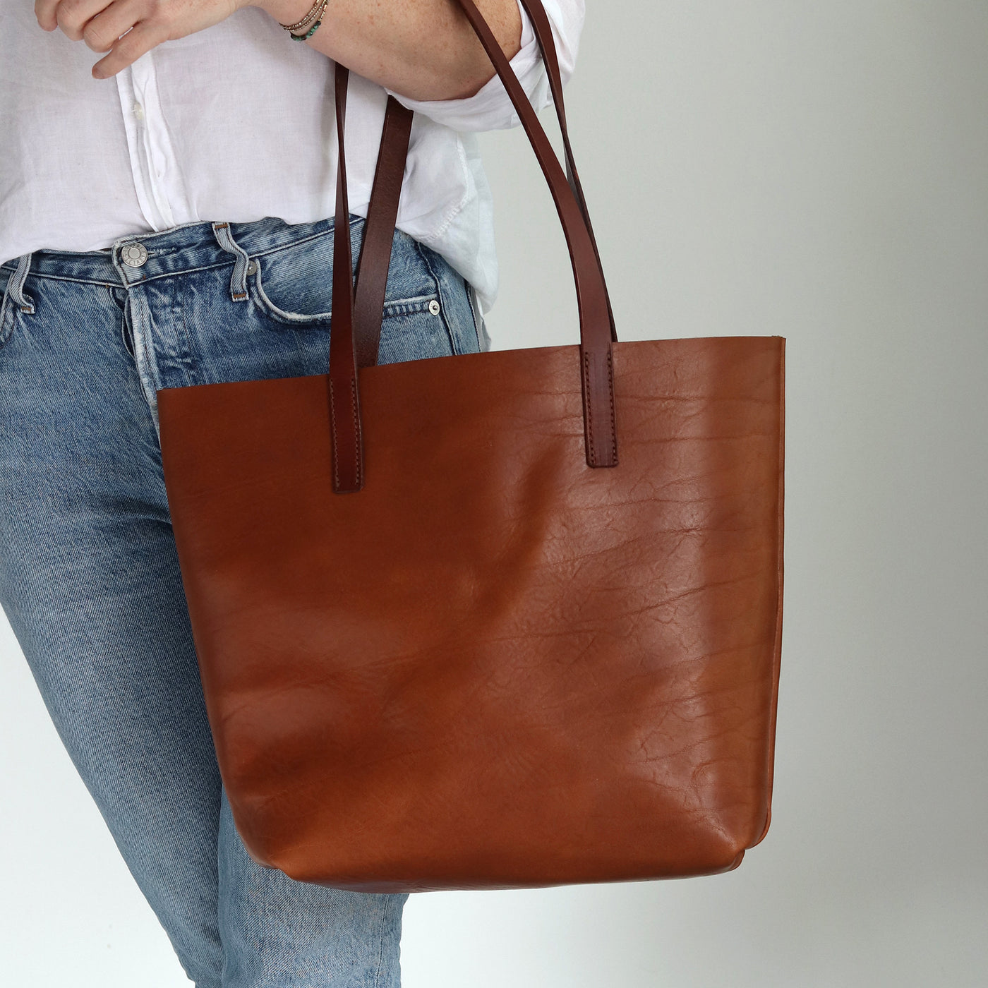 Minimalist Leather Tote - Luxe Brown