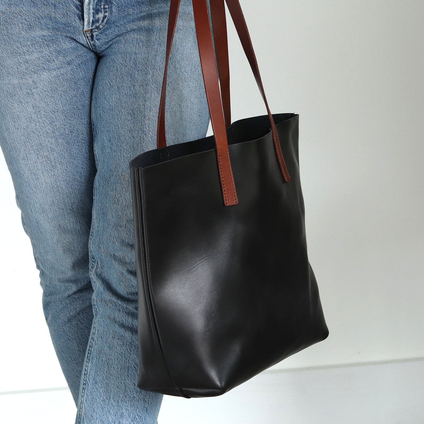 Minimalist Leather Tote - Luxe Black with Brown Straps