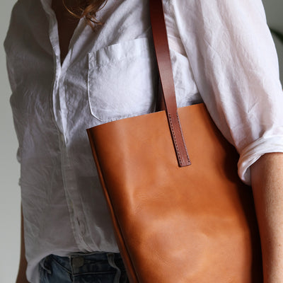 Minimalist Leather Tote - Tan