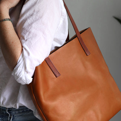 Minimalist Leather Tote - Tan