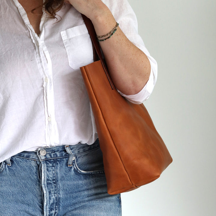 Minimalist leather store tote [SAMPLE SALE]