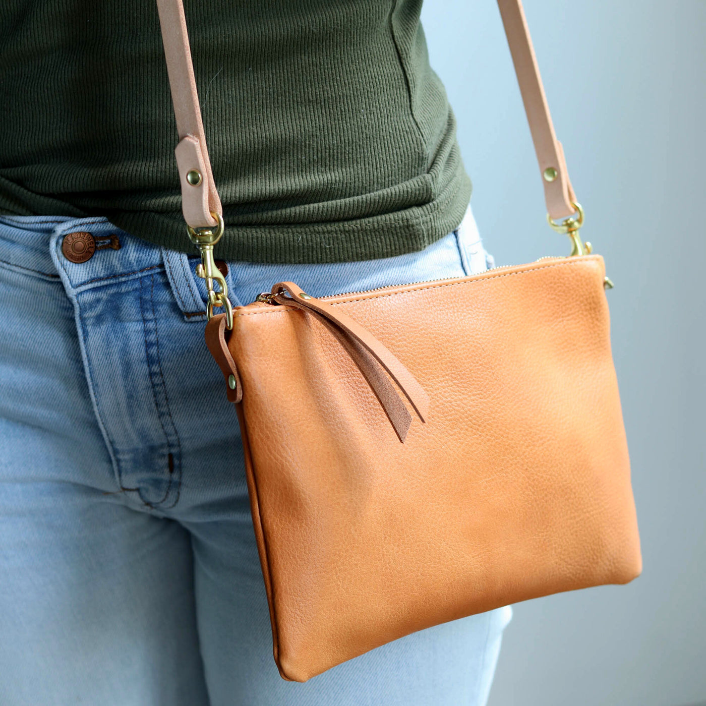 Small Leather Crossbody Clutch Bag - Tan Pebble