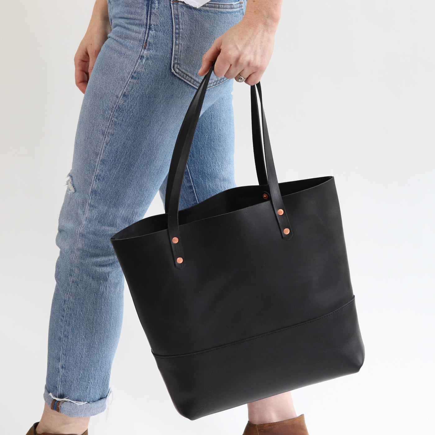 Work Tote in Italian Vegetable Tanned Leather - Black