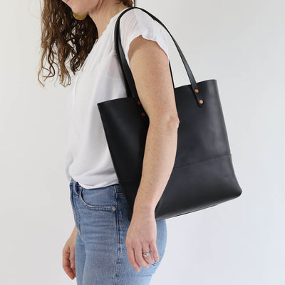 Work Tote in Italian Vegetable Tanned Leather - Black