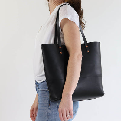 Work Tote in Italian Vegetable Tanned Leather - Black