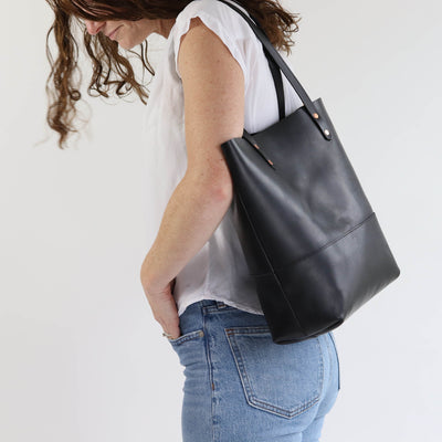 Work Tote in Italian Vegetable Tanned Leather - Black