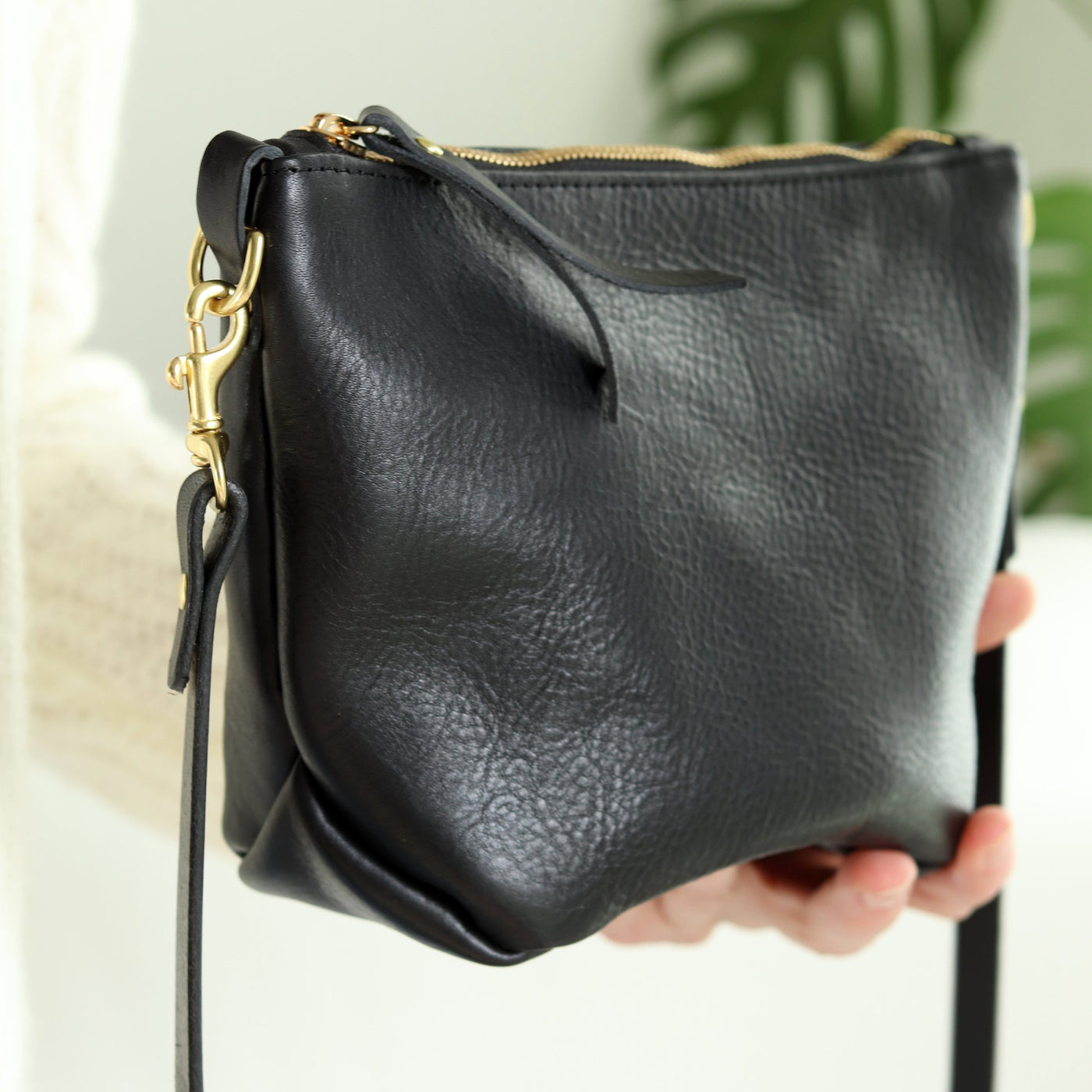 Small Leather Convertible Crossbody Clutch Bag - Black
