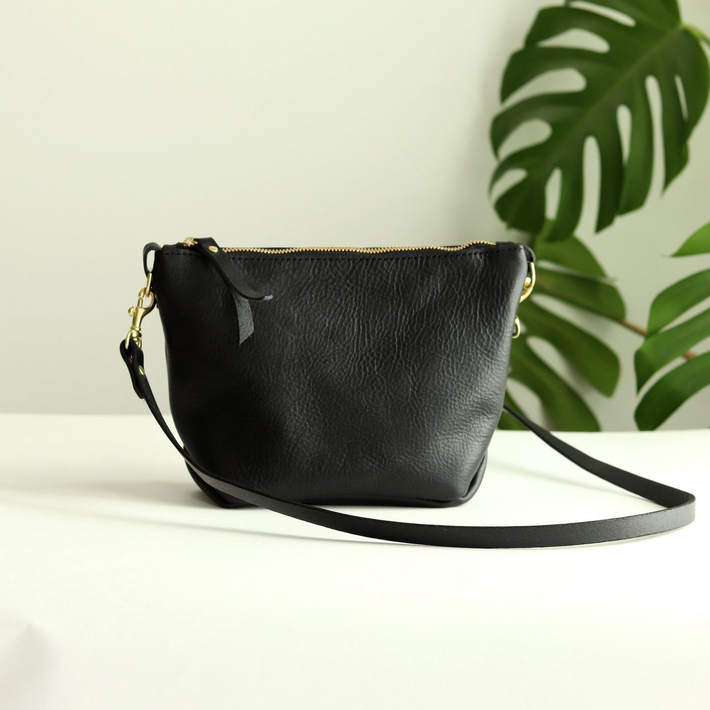 Small Leather Convertible Crossbody Clutch Bag - Black