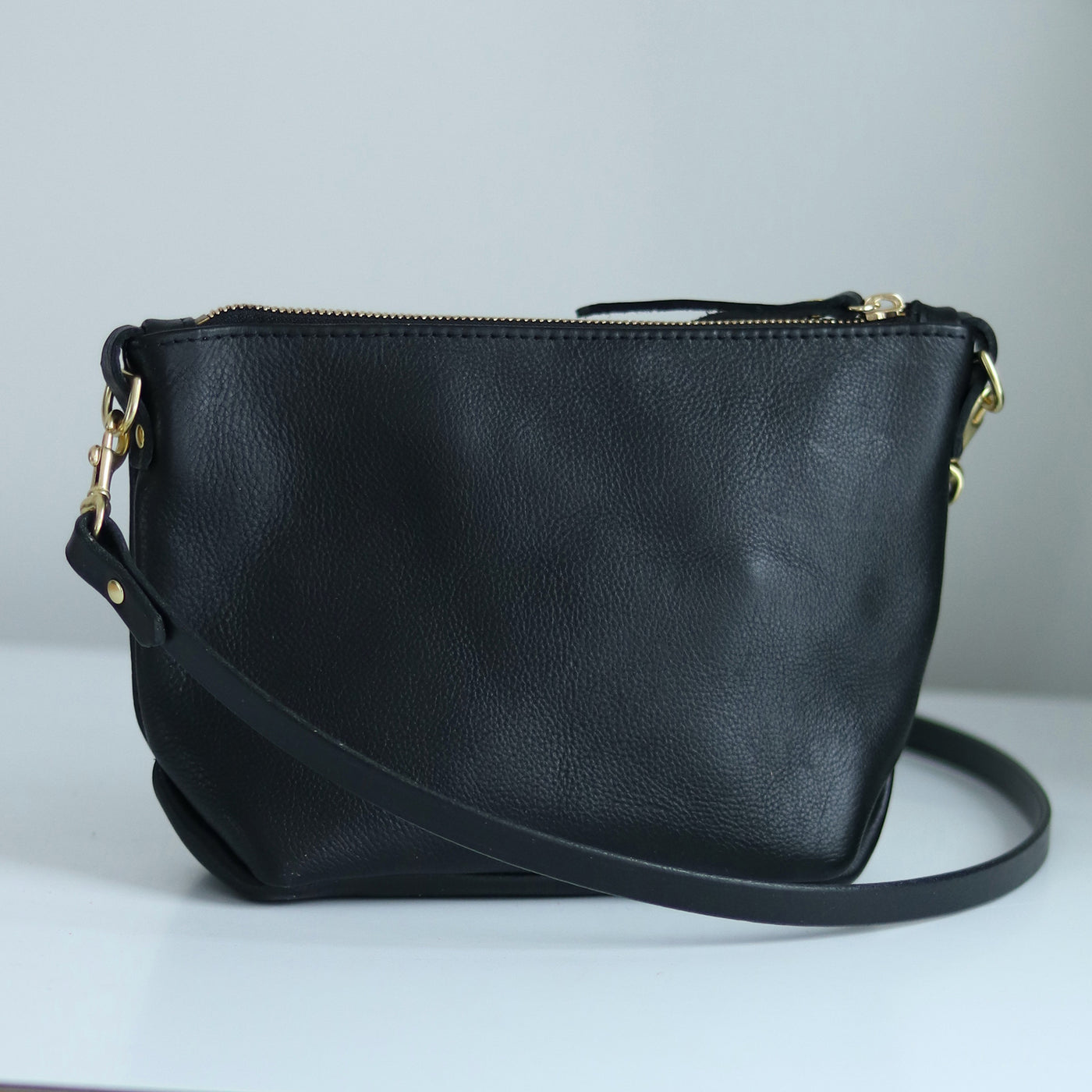 Seconds Sale - Small Leather Convertible Crossbody Clutch Bag - Black Pebble