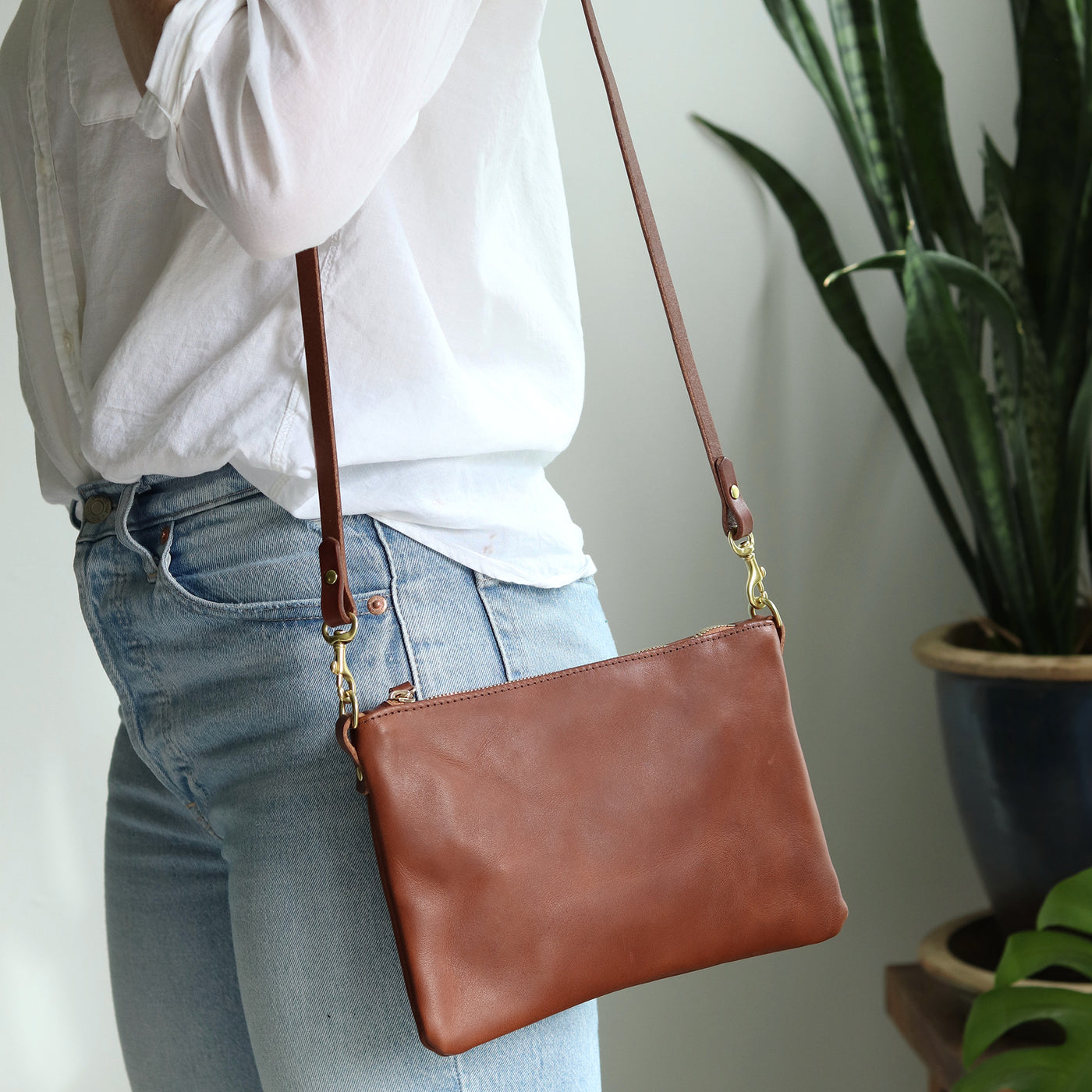 Small Leather Crossbody Clutch Bag - Cognac