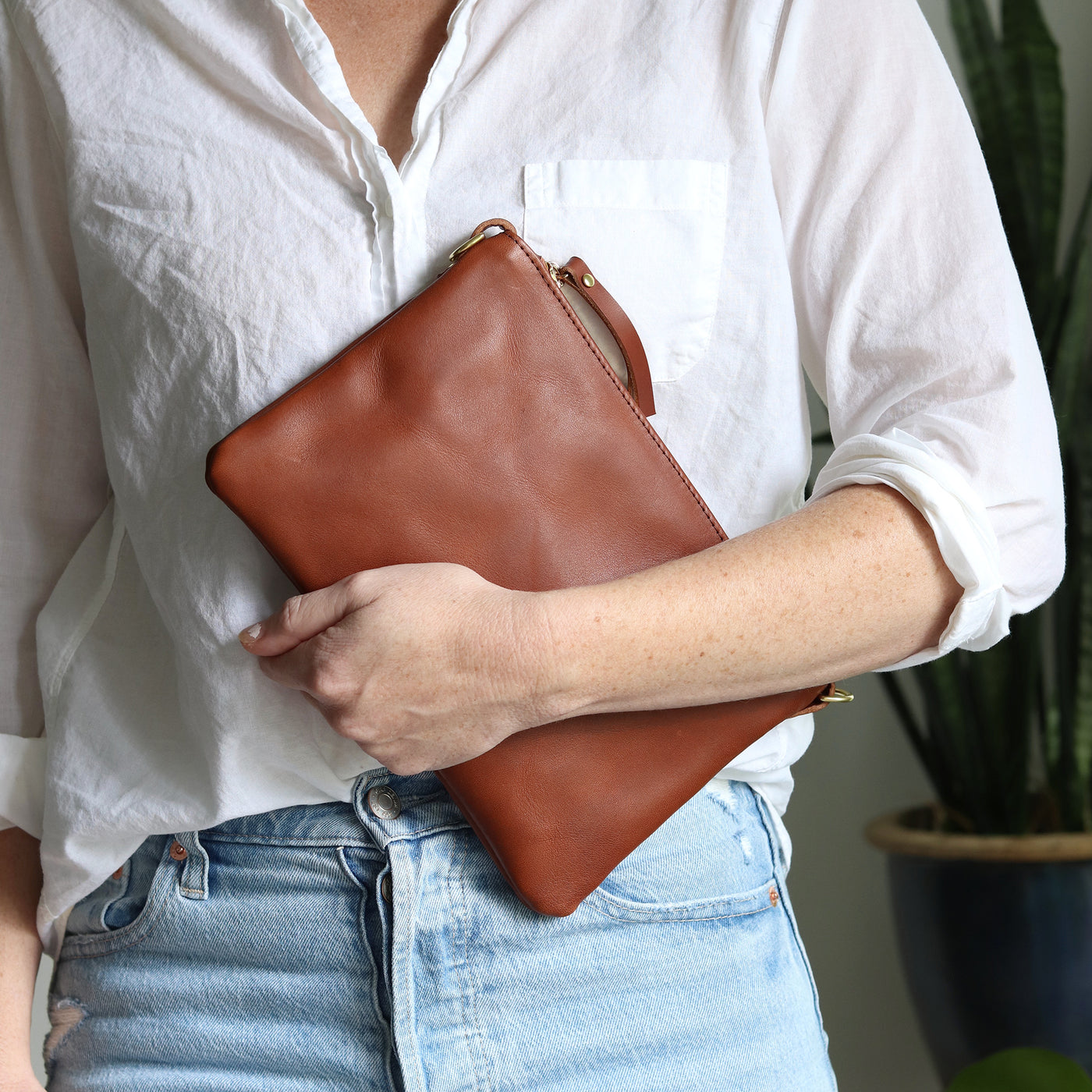 Small Leather Crossbody Clutch Bag - Cognac