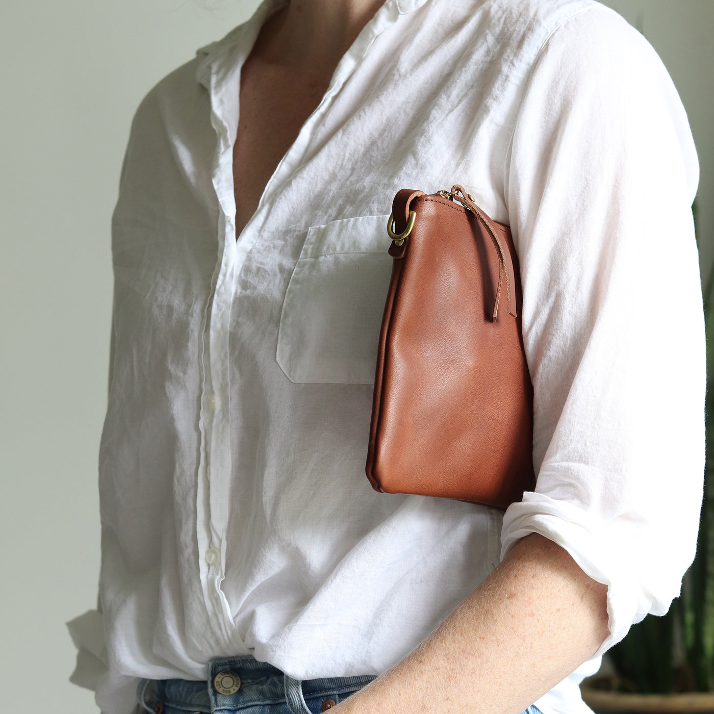 Small Leather Crossbody Clutch Bag - Cognac