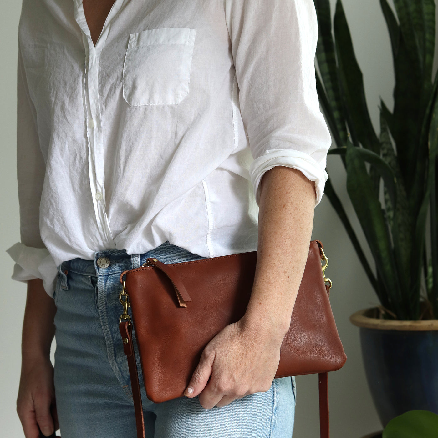 Small Leather Crossbody Clutch Bag - Cognac