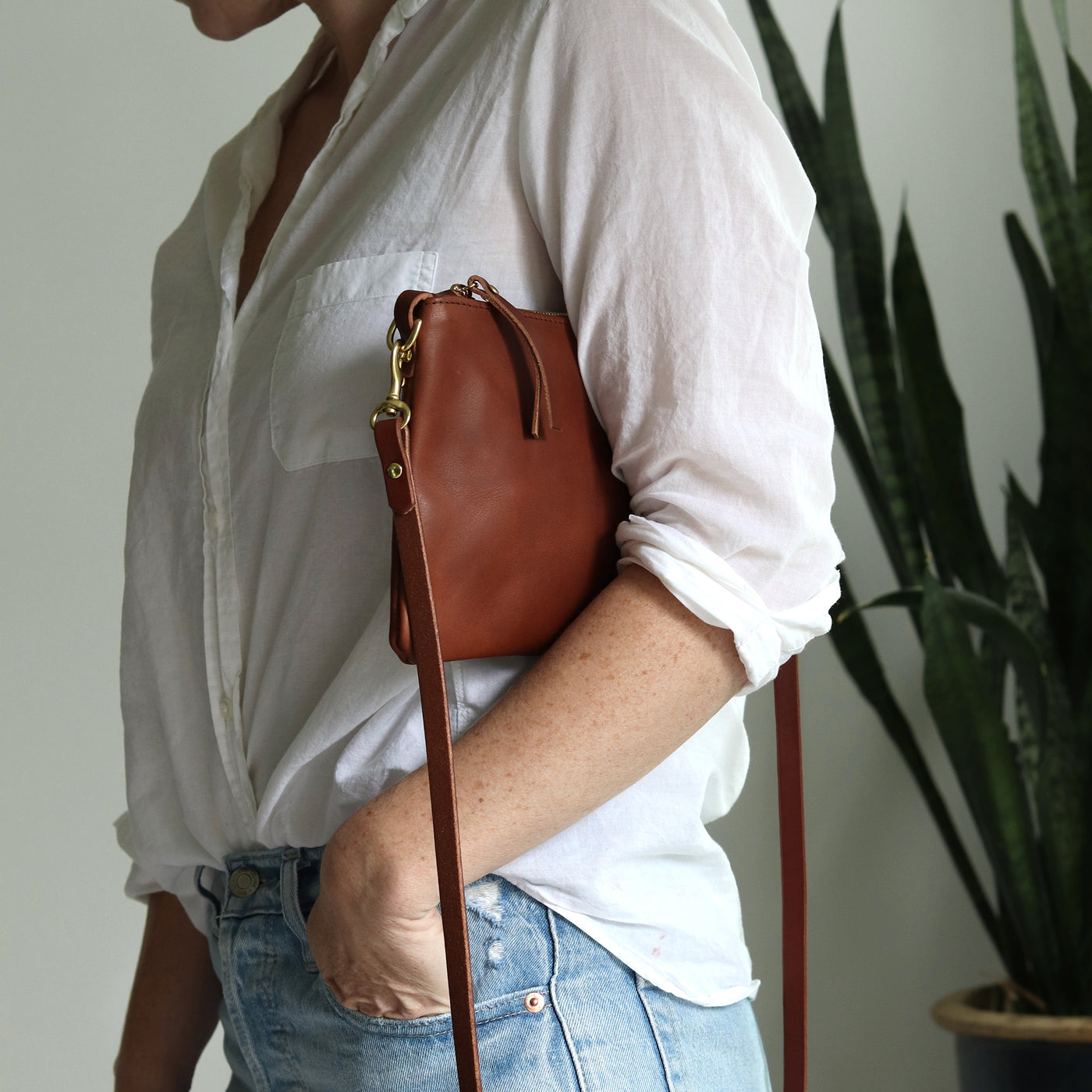 Small Leather Crossbody Clutch Bag - Cognac