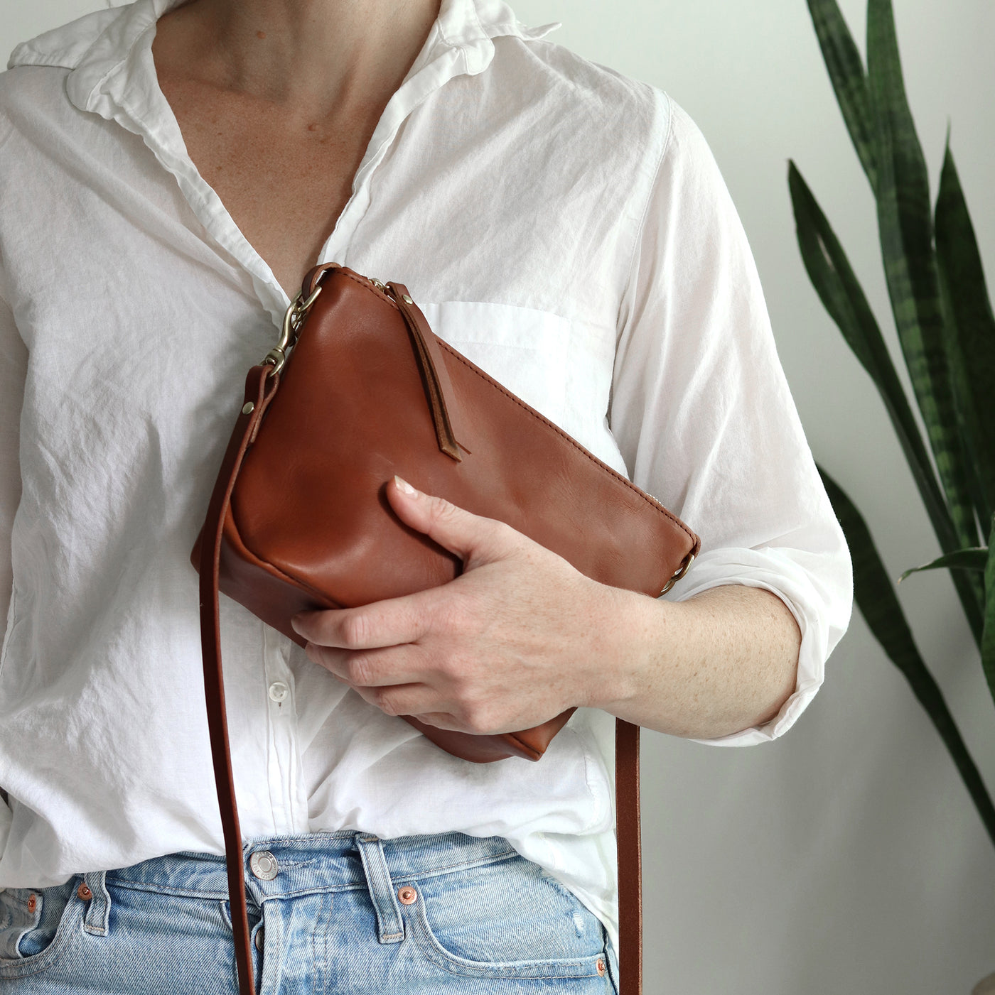 Small Leather Convertible Crossbody Clutch Bag - Cognac